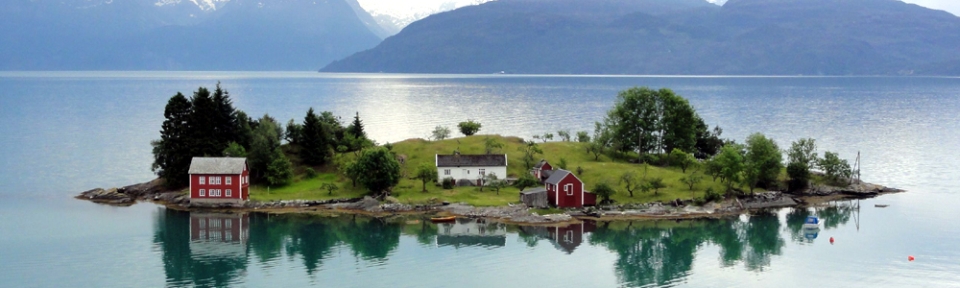 24.06.2010, Norwegen, Hardangerfjord, schöne Insel auf unserer Nordkap Reise