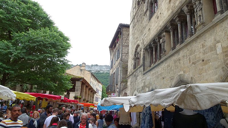 Markt in St. Antonin Noble Val 